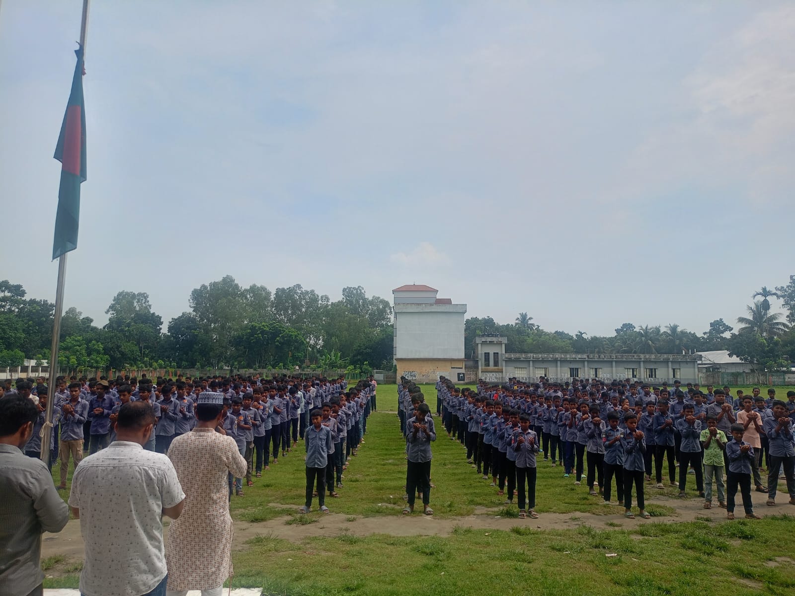 বালিজুড়ী এফএম উচ্চ বিদ্যালয় শোক পালন: মাইলস্টেন স্কুল বিমান দুর্ঘটনায়